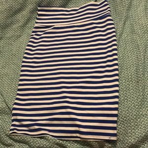 EUC Lularoe striped knit Cassie size S